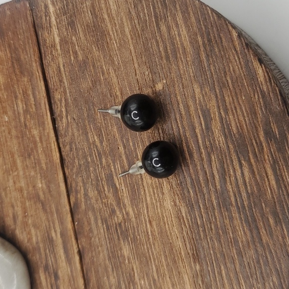 E470 Gothic bulb earrings for pierced ears‎ nwt black